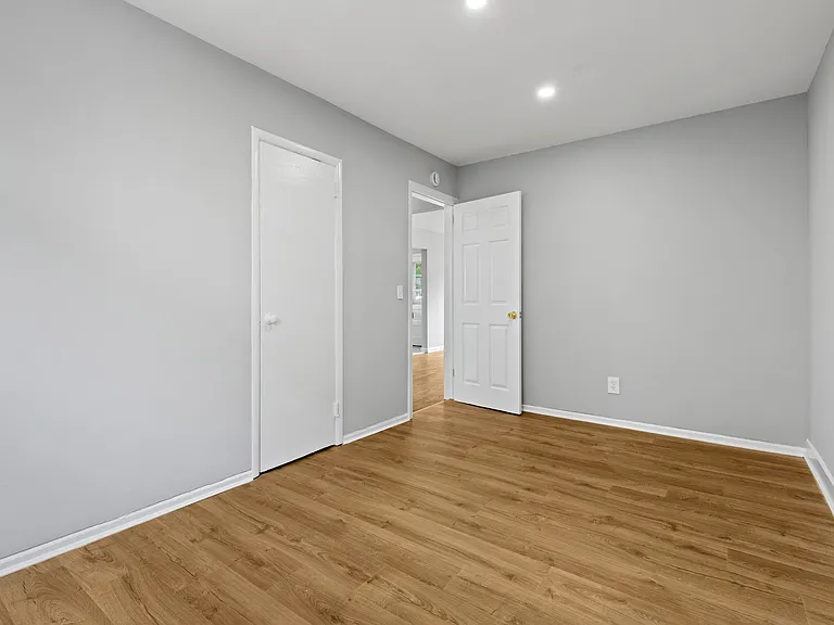 725 E Broadway #1 — Photo 11