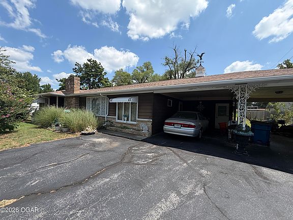 4th image of 2211 S Schifferdecker Ave
