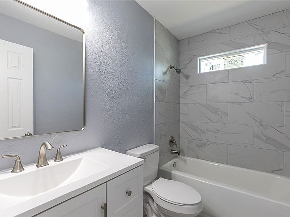 4th image of 5417 Encino Rd