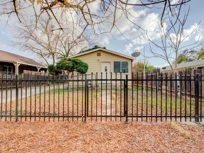 2438 E Taylor St, Stockton, CA, 95205