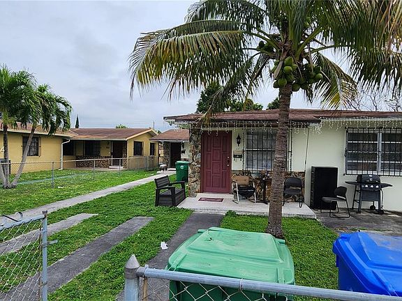 4th image of 137-139 NW 34th Ave