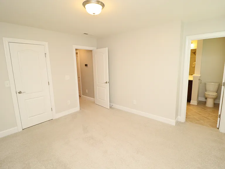 410 Boscawen Ln — Photo 36