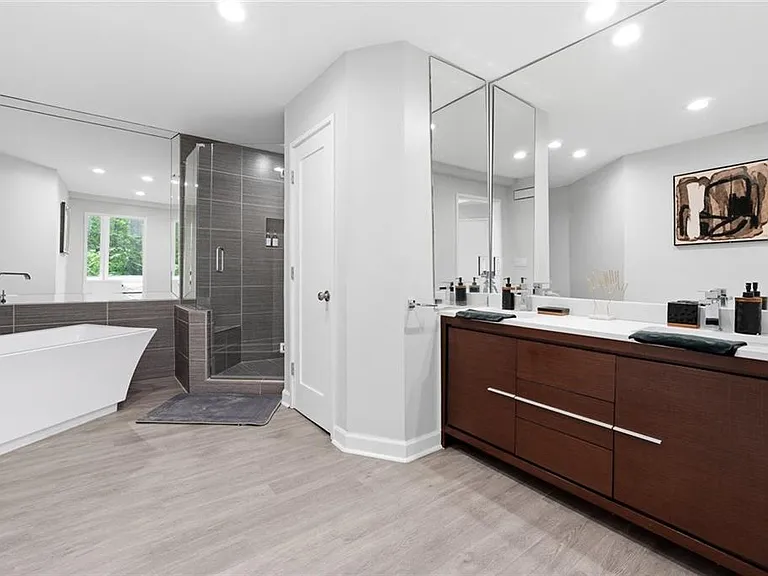1210 E Beechwood Dr NW — Photo 12