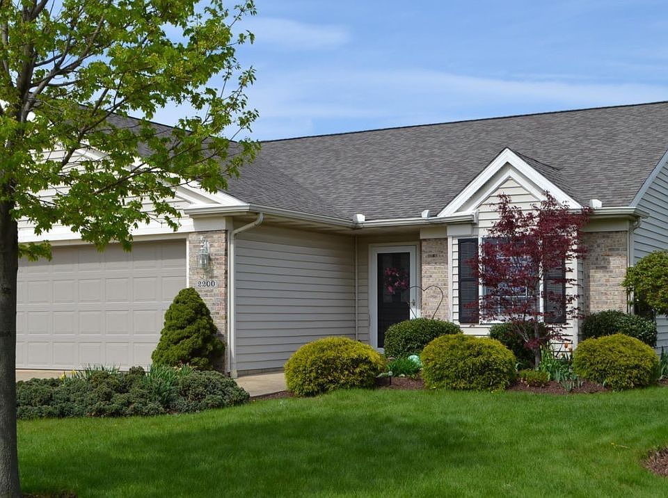 1st image of 2200 Lakefield Dr