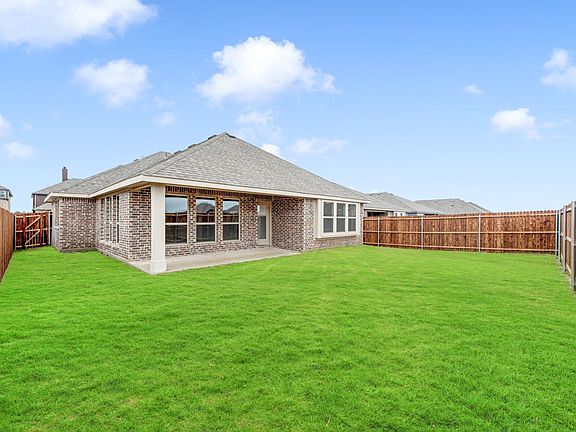 3rd image of 3825 Myrtle Way
