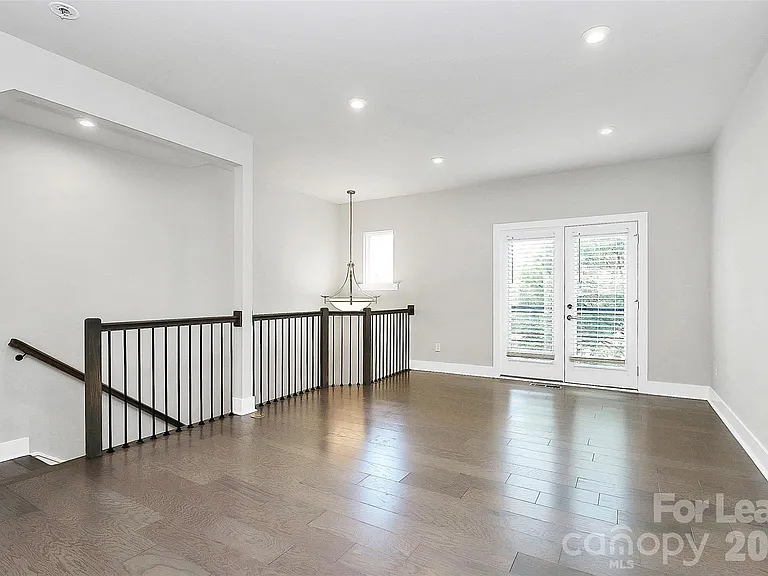 3726 Sky Haven Dr — Photo 5