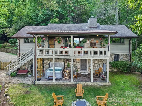 782 Setzer Cove Rd, Maggie Valley, NC 28751