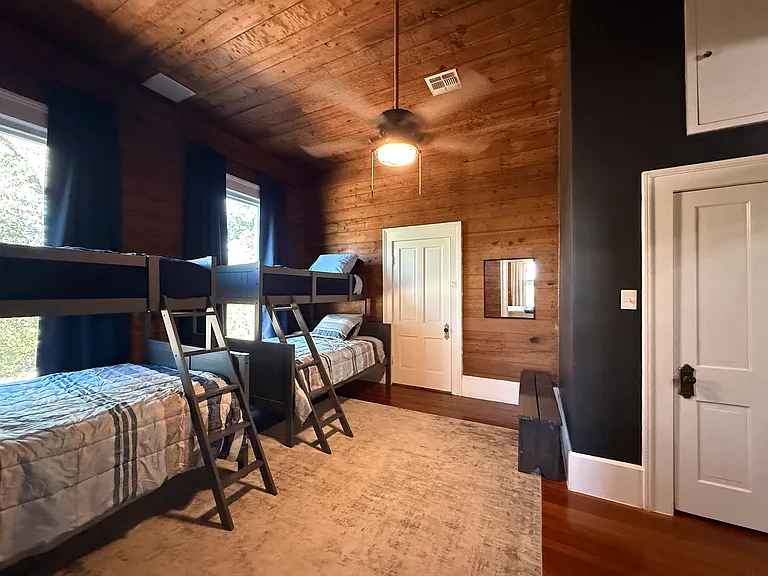 1500 Fleming Dr — Photo 20