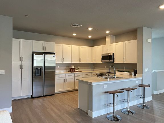 4th image of 5301 E Commerce Way Unit 3104