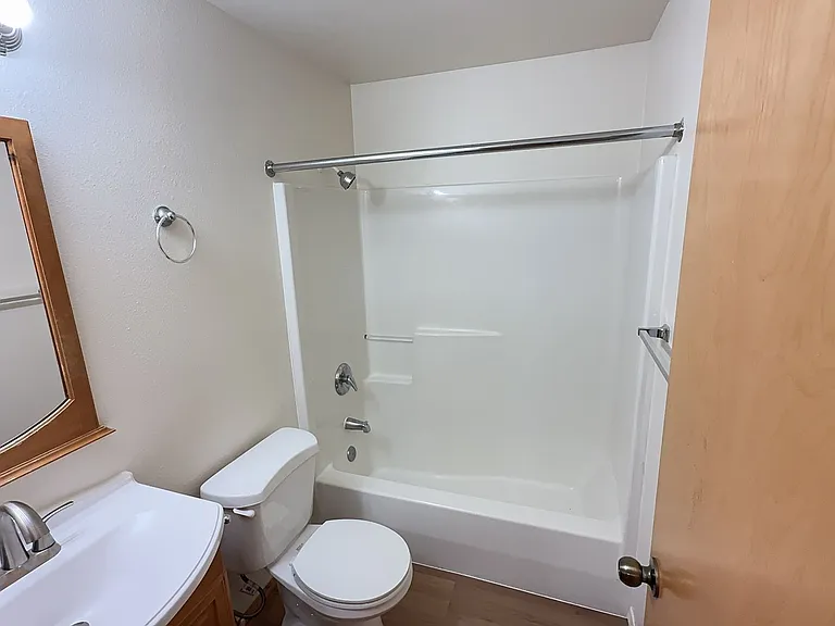 4449 Samantha Ct NE — Photo 17