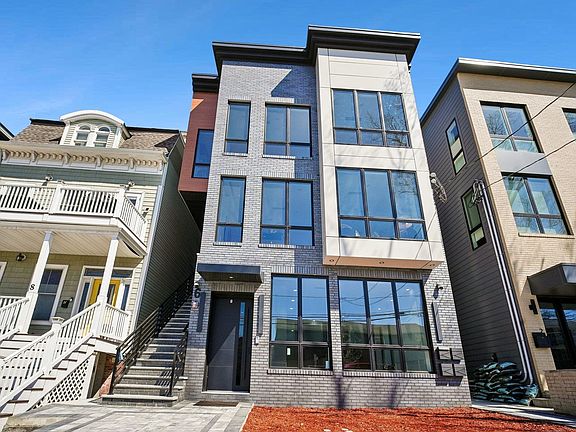 3rd image of 6 Elizabeth St #2-B