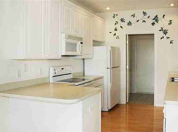 5th image of 3902 Lawndale Ln N