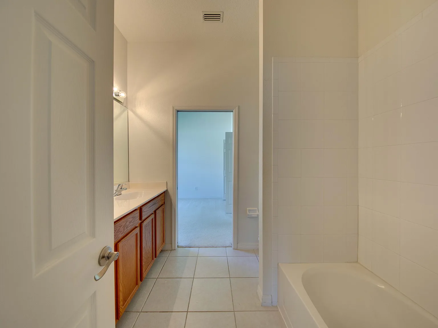 4 bed, 2198 sqft, $2,950 — Photo 2
