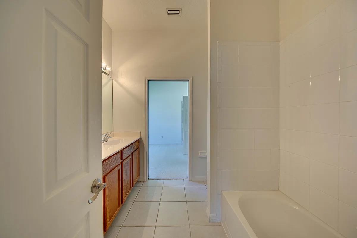 Building Photo - 1679 Pinyon Pine Dr