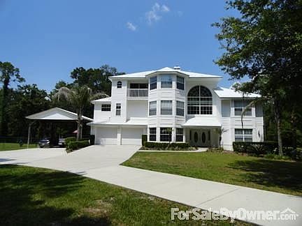 8424 West Dr - front of house