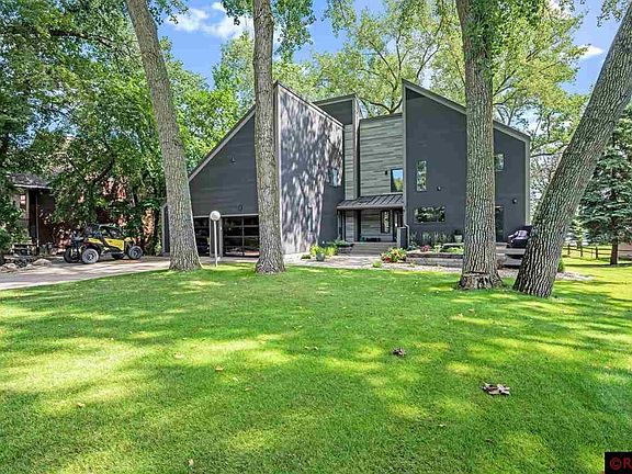 5th image of 60 Southwood Dr