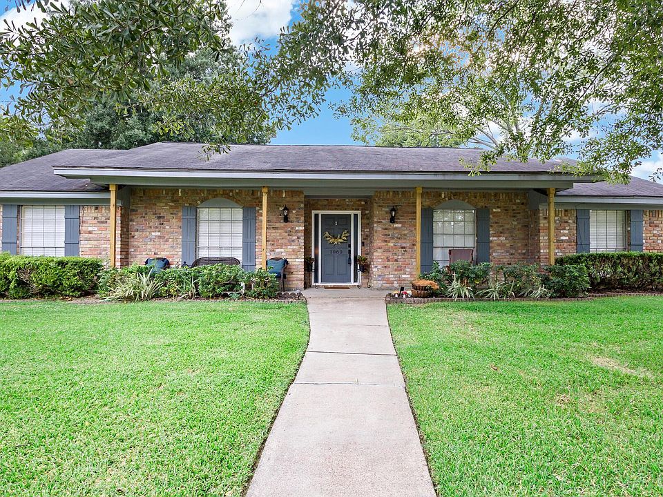 1st image of 1060 Wisteria Dr