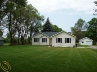 1286 Sharon Dr, Lapeer, MI 48446