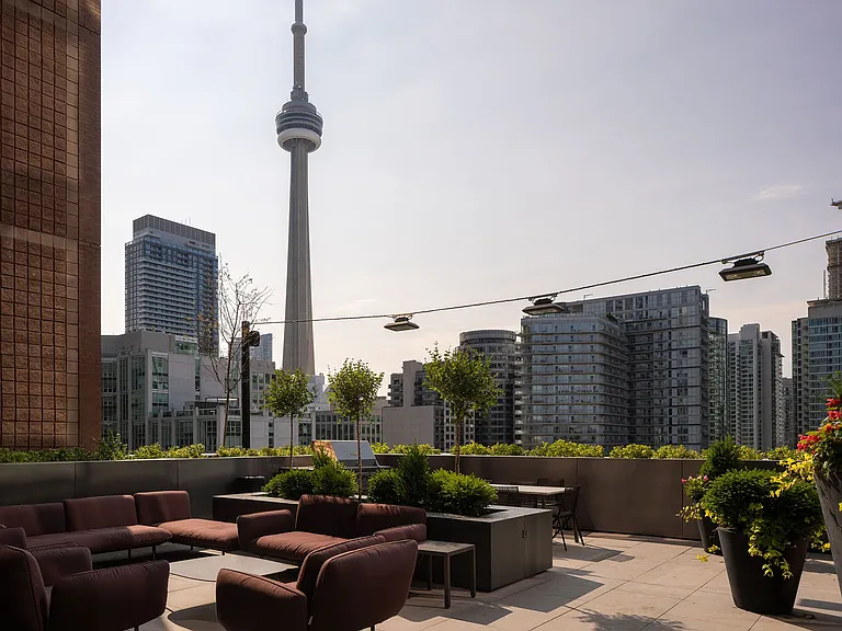 57 Spadina Ave #810 — Photo 25