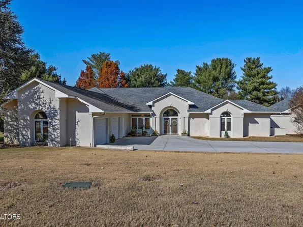 880 Westgate Dr, Alcoa, TN 37701