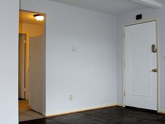 5th image of 306 S Prospect St APT 1