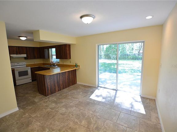 4th image of 706 Ponderosa Dr W
