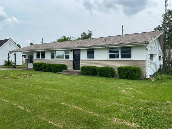 1120 Maple St, Mitchell, IN 47446