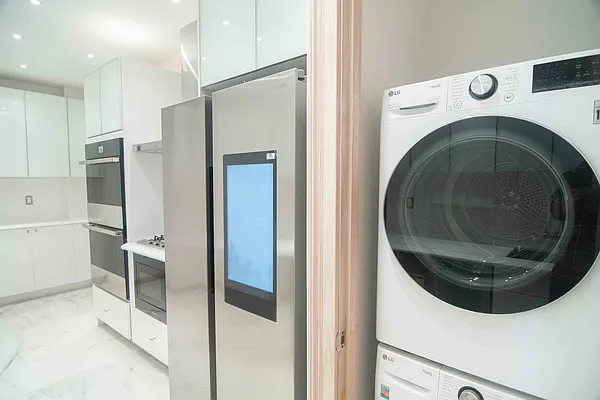 Rented by WAM Partners - William Moses Co. | media 9