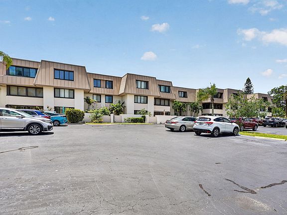 5th image of 1800 SE Saint Lucie Boulevard #11-203