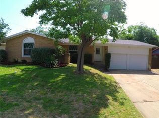 1302 Halifax Dr, Grand Prairie, TX 75050