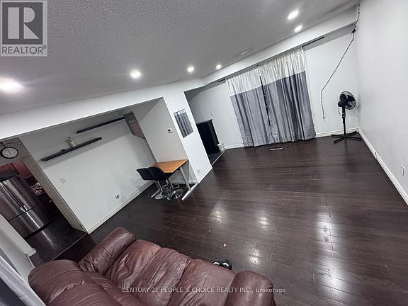 2nd image of 11 Habitat Sq