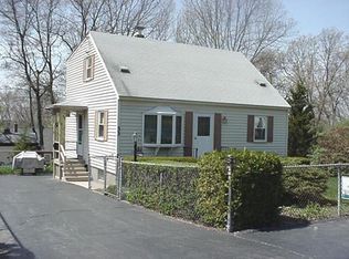 33 Woodbury Rd, Billerica, MA 01821