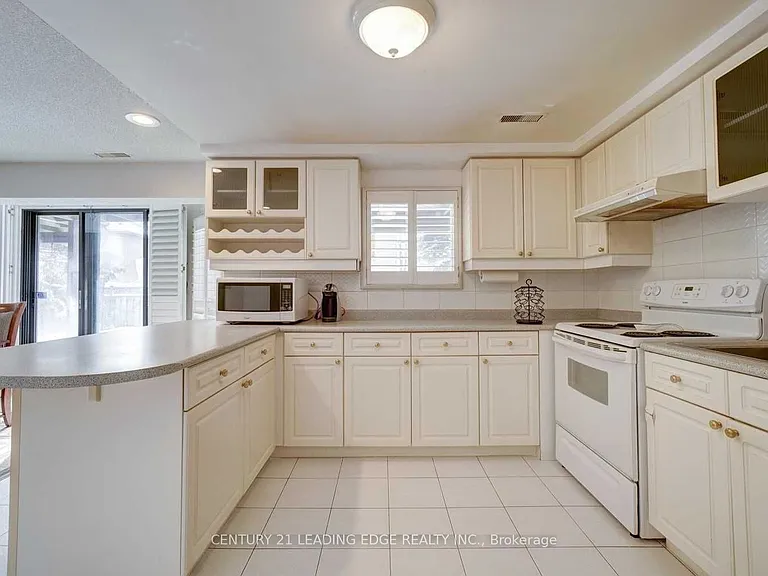 1374 Heritage Way #BASEMENT — Photo 15