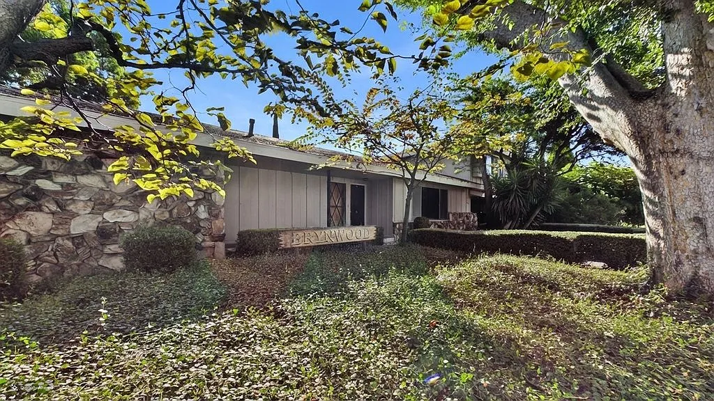 6280 N San Gabriel Blvd — Photo 2