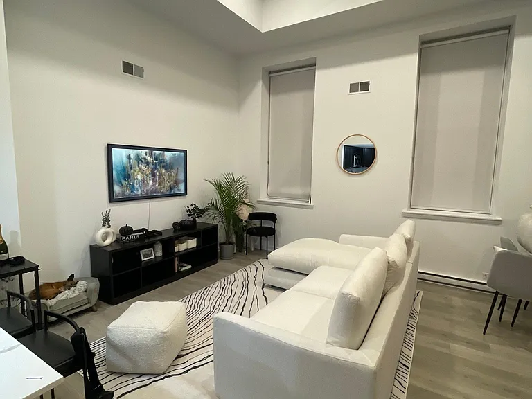 1024 Clinton St #103 — Photo 9