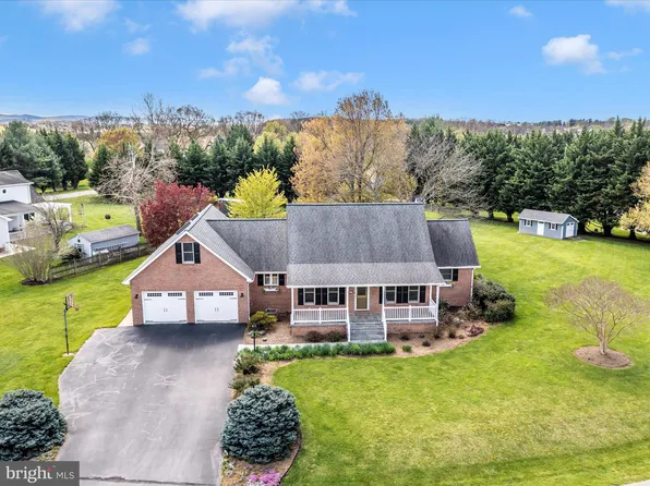 61 Panorama Ct, Charles Town, WV 25414