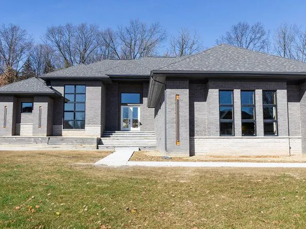 230 Enclave Ct, Rochester, MI 48306