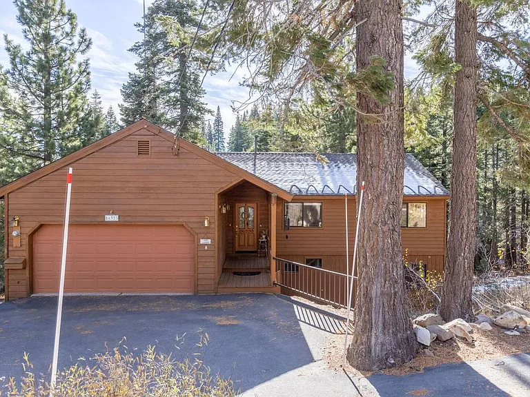 16323 Ski Slope Way — Photo 31