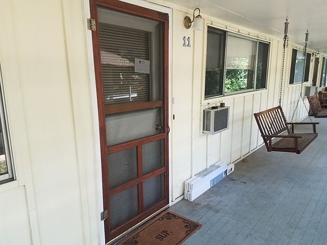 1260 Elder #11 - entry