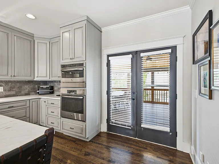 1102 Caldwell Ave — Photo 15