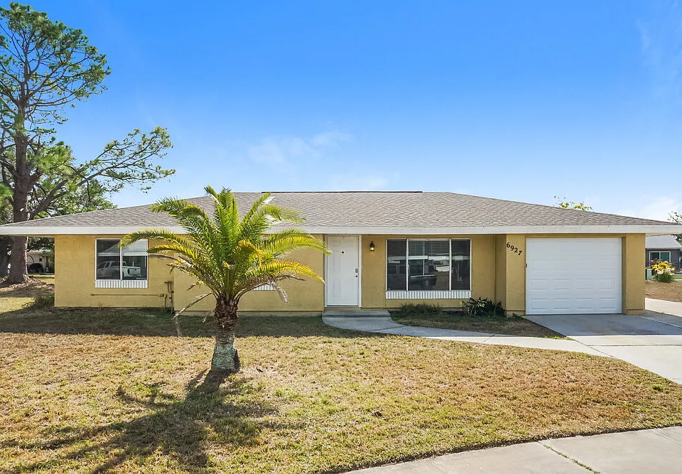 6927 Roslyn Ct
