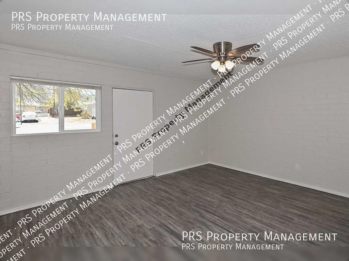 Cozy one bedroom in Country Club Villas! — Photo 3