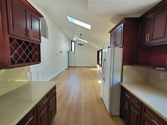 5th image of 512 Maria Dr