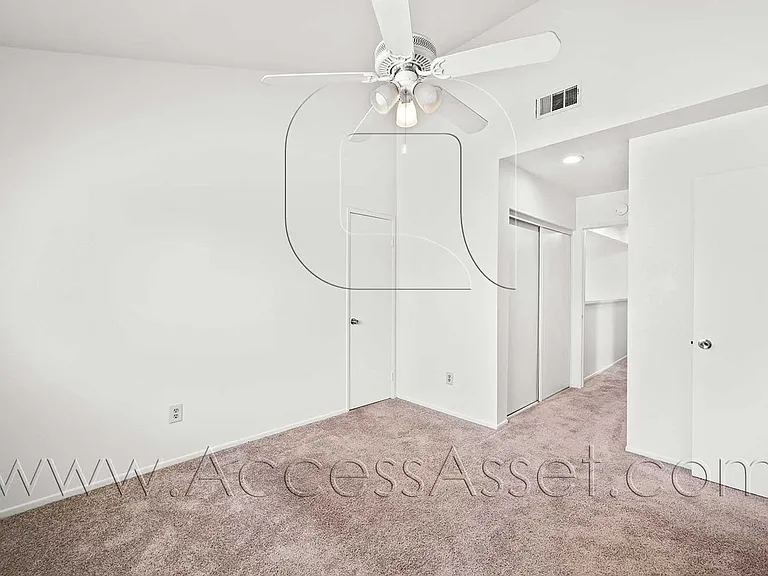 661 Parkview Dr — Photo 16