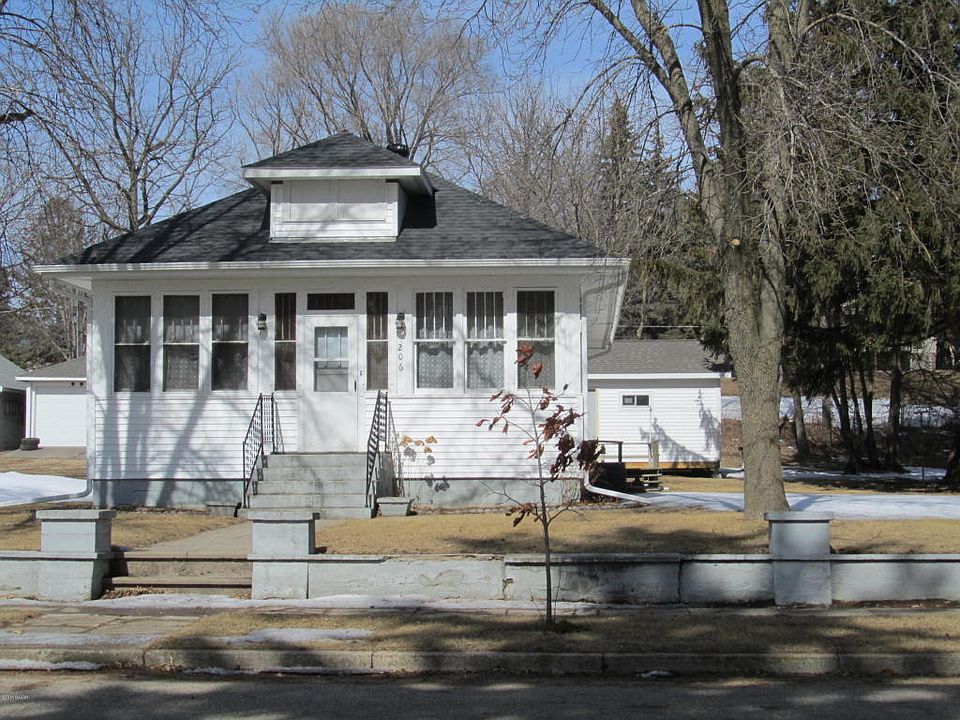 1st image of 206 E 8th St