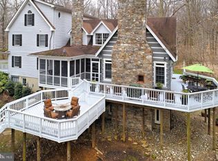 12095 Beech Grove Ln, Lovettsville, VA 20180