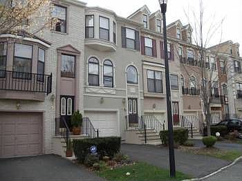 3rd image of 436 Hartford Dr