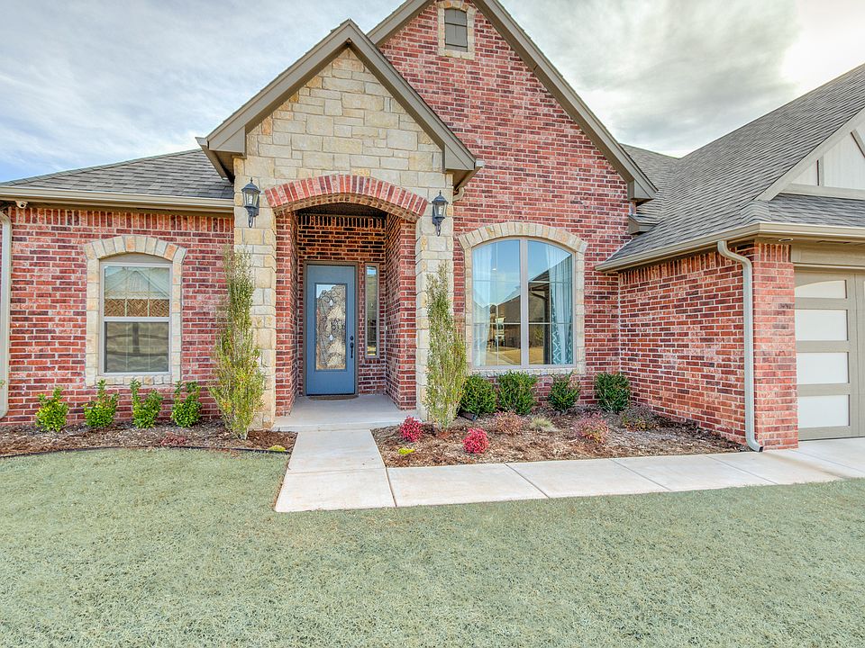Better than new custom home.