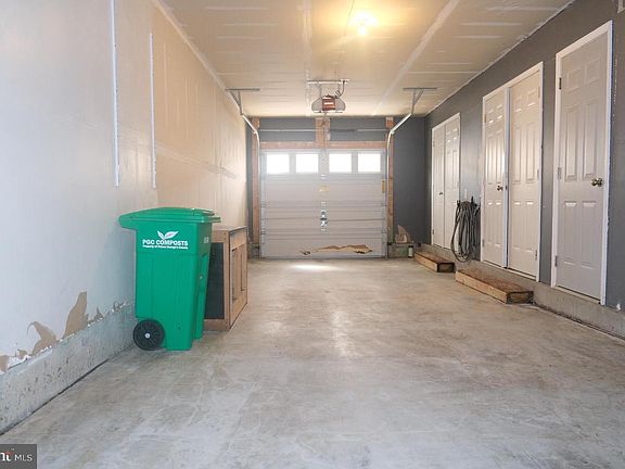 4th image of 9807 Weshire Dr