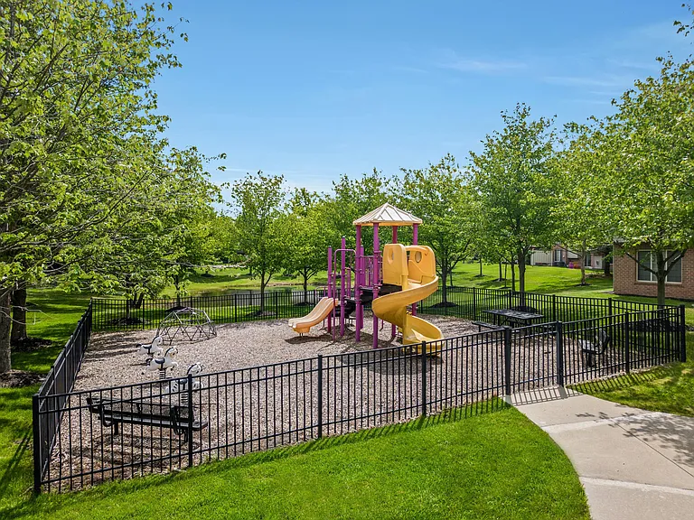 Central Park Estates — Photo 35